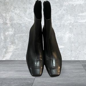 Ann Taylor Cap Toe Leather Block Heel Booties size 9